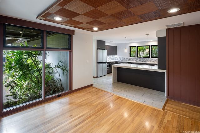 4103 Kahala Avenue, Honolulu, HI 96816