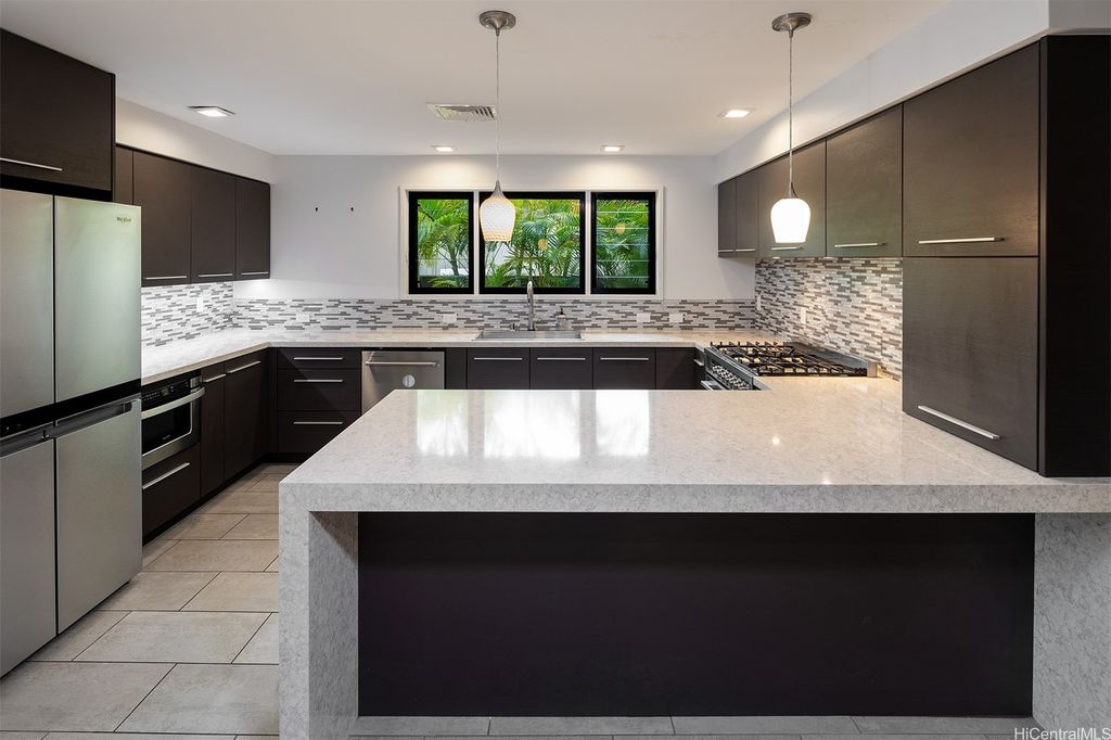 4103 Kahala Avenue, Honolulu, HI 96816