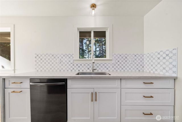 1666 S Huson Drive, Tacoma, WA 98405