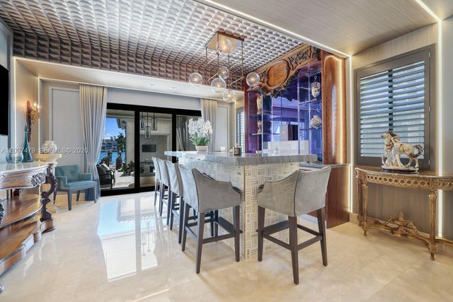 176 S Hibiscus Drive, Miami Beach, FL 33139