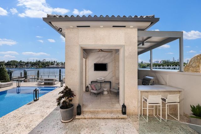 176 S Hibiscus Drive, Miami Beach, FL 33139