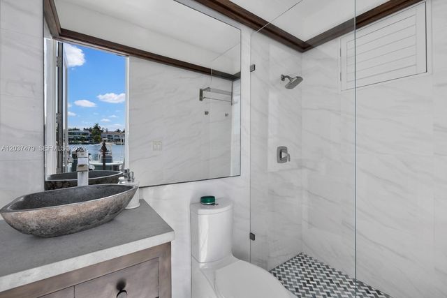 176 S Hibiscus Drive, Miami Beach, FL 33139