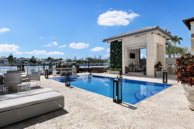 176 S Hibiscus Drive, Miami Beach, FL 33139