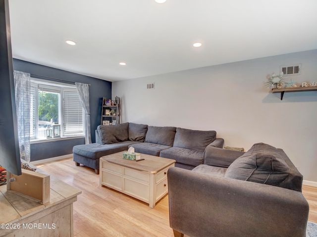 872 Yellowbank Road, Toms River, NJ 08753