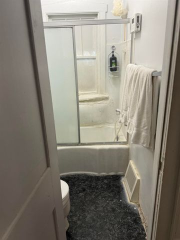 627 Downing Avenue, Waterloo, IA 50701