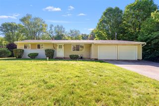 5943 S 6th Street, Kalamazoo, MI 49009