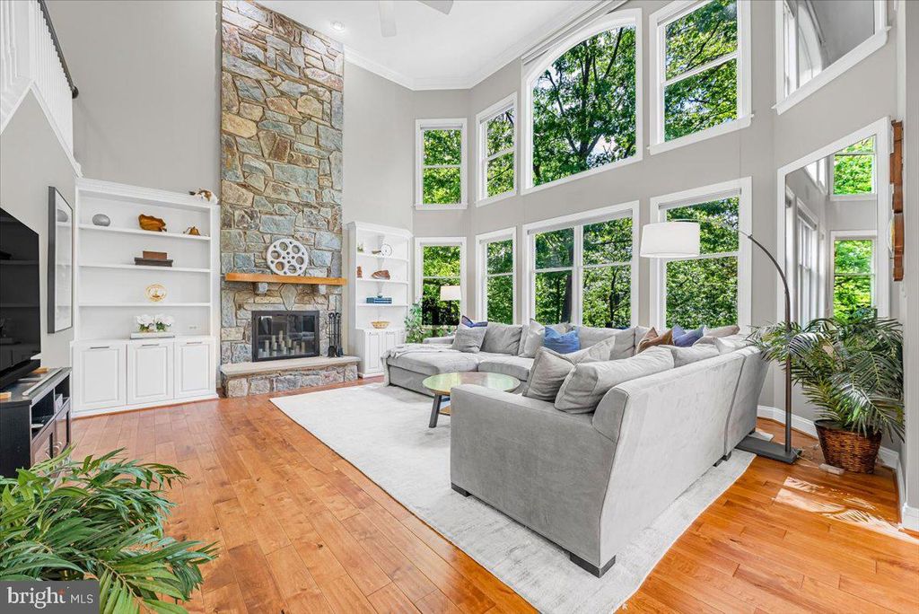 Image 22 of property listing at 4 DEER TRAIL CT, Gaithersburg, MD 20878