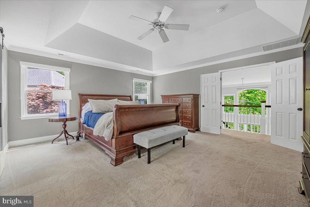 Image 28 of property listing at 4 DEER TRAIL CT, Gaithersburg, MD 20878