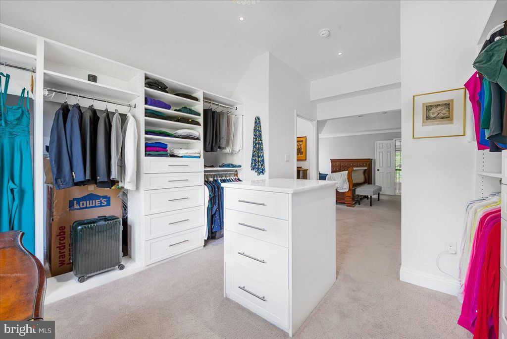 Image 31 of property listing at 4 DEER TRAIL CT, Gaithersburg, MD 20878