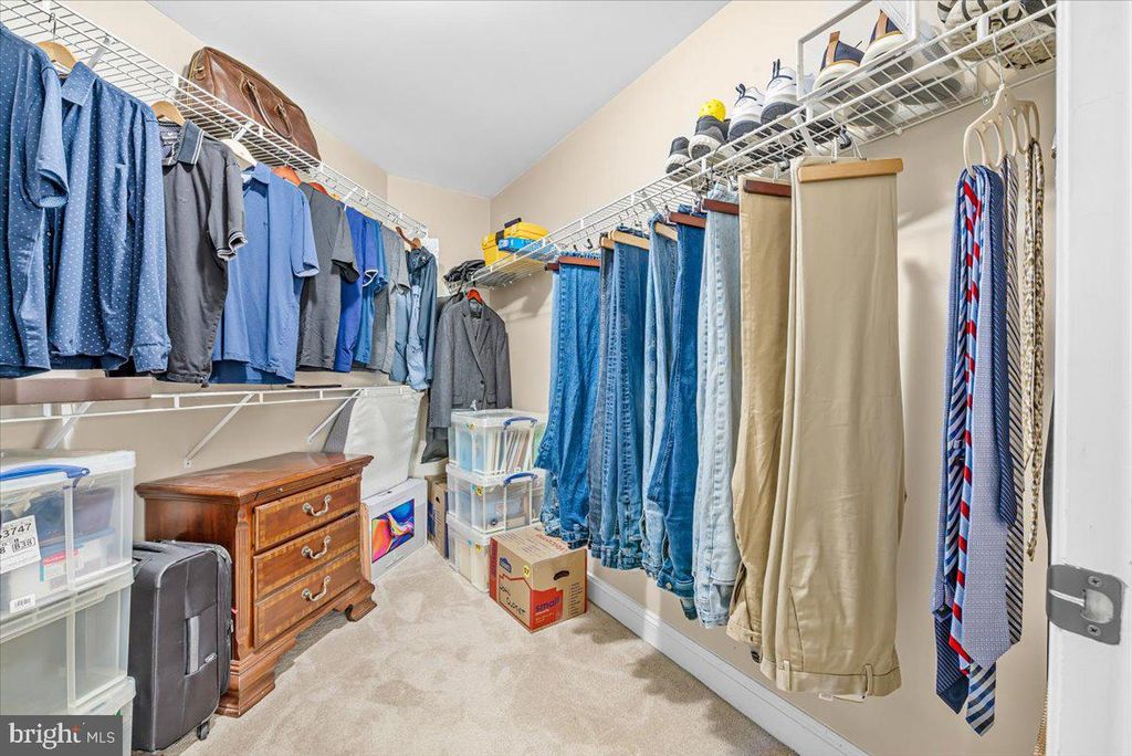 Image 35 of property listing at 4 DEER TRAIL CT, Gaithersburg, MD 20878
