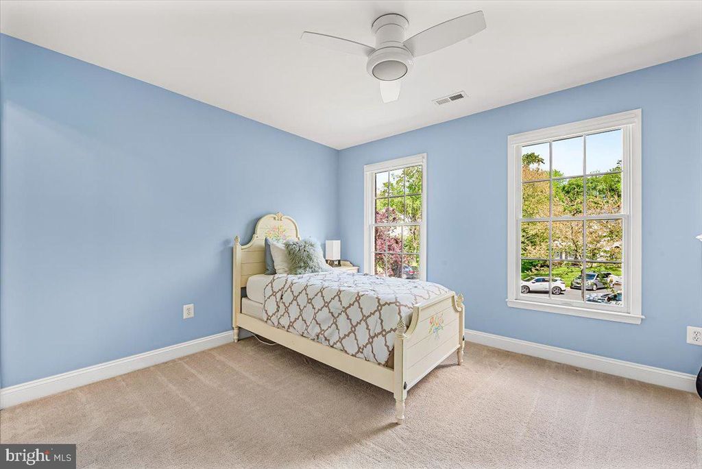 Image 40 of property listing at 4 DEER TRAIL CT, Gaithersburg, MD 20878