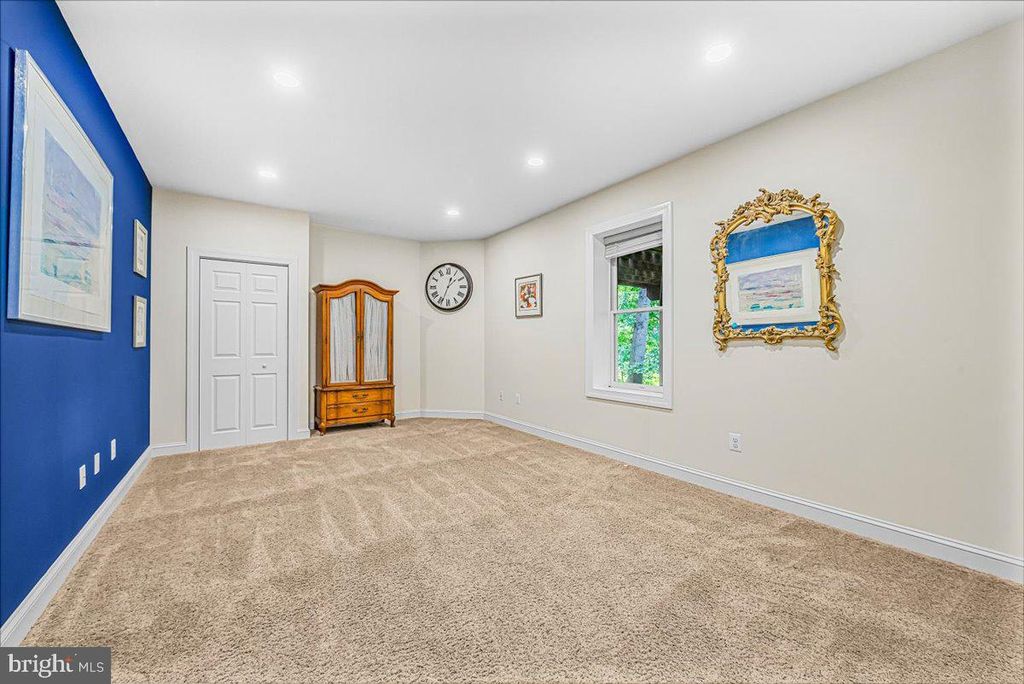 Image 54 of property listing at 4 DEER TRAIL CT, Gaithersburg, MD 20878