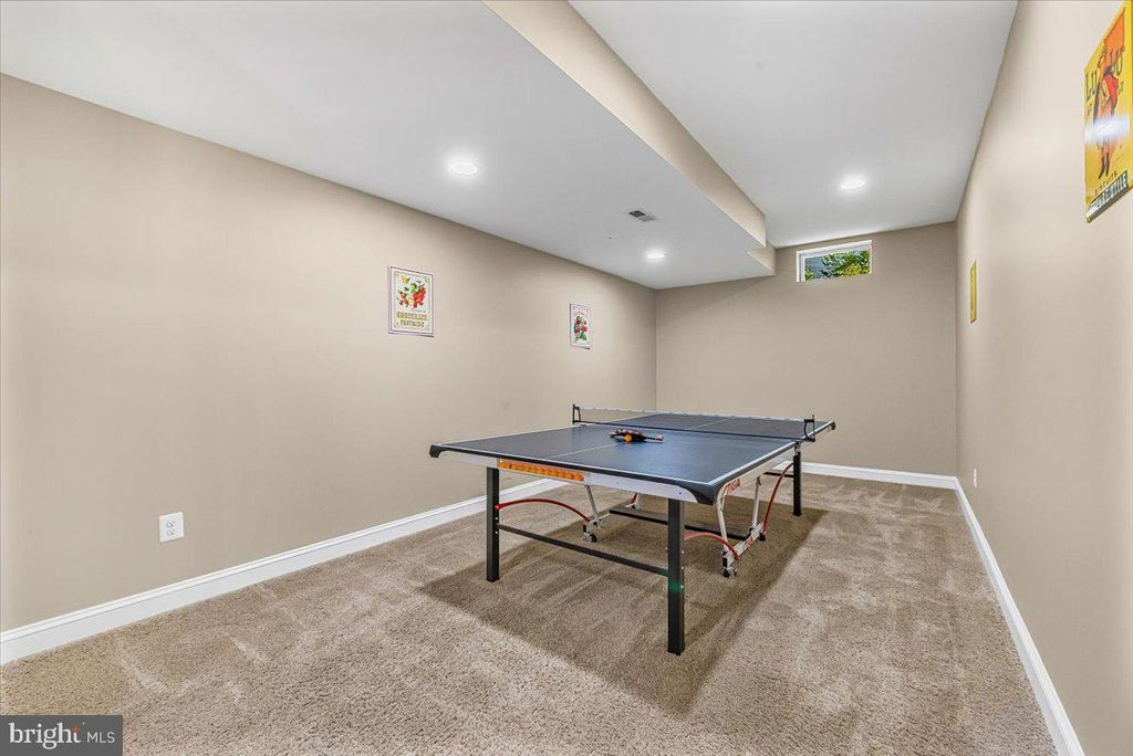 Image 55 of property listing at 4 DEER TRAIL CT, Gaithersburg, MD 20878