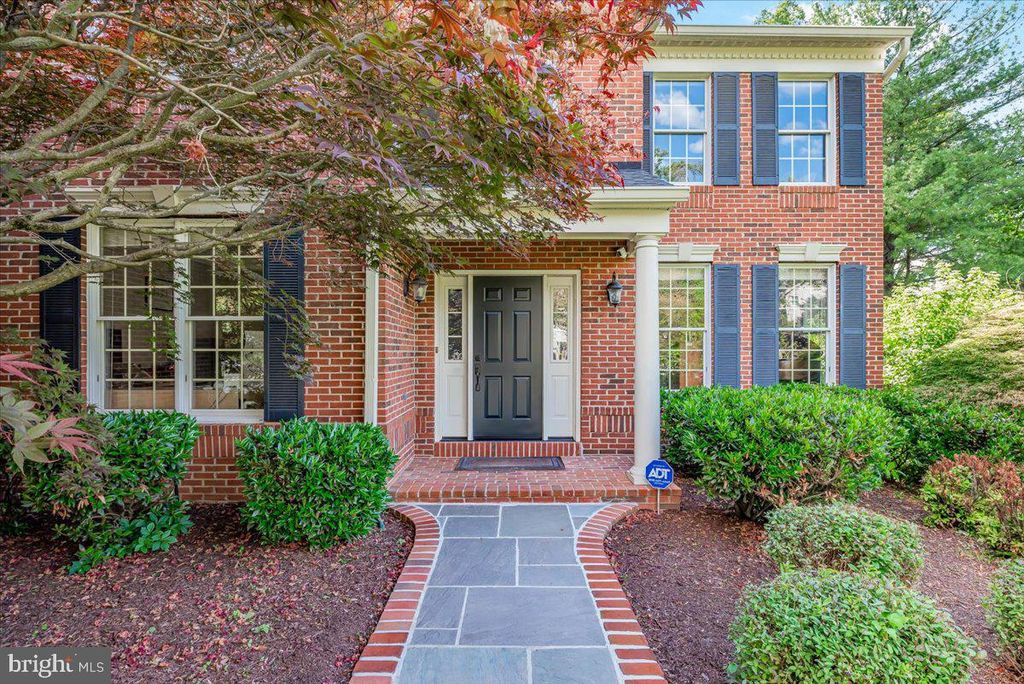 Image 6 of property listing at 4 DEER TRAIL CT, Gaithersburg, MD 20878