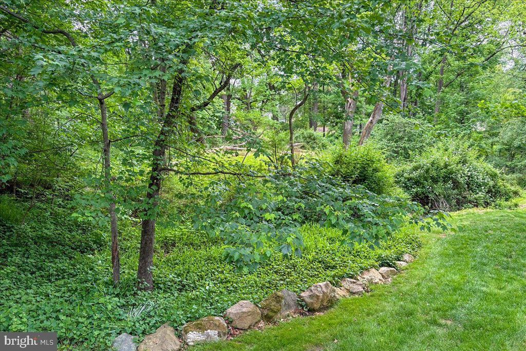 Image 62 of property listing at 4 DEER TRAIL CT, Gaithersburg, MD 20878