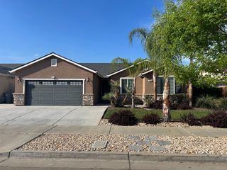 176 W Lilac Avenue, Reedley, CA 93654