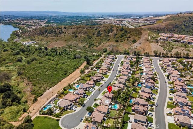 27 Chisholm Trail, Trabuco Canyon, CA 92679