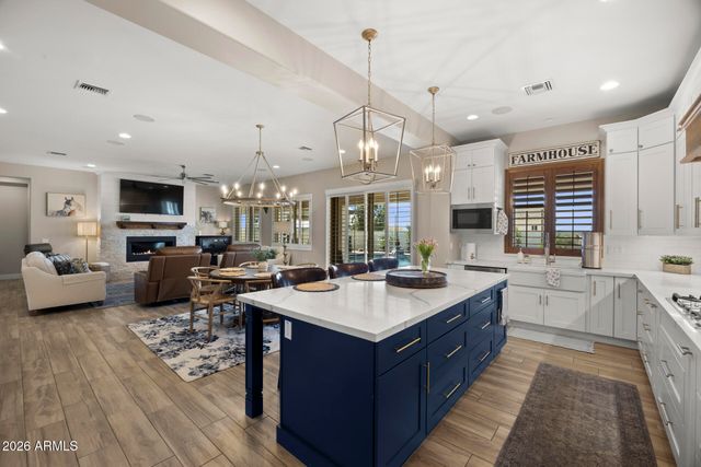 3020 S DIAMOND Drive, Chandler, AZ 85286