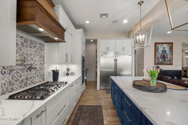 3020 S DIAMOND Drive, Chandler, AZ 85286