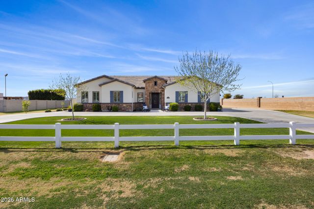 3020 S DIAMOND Drive, Chandler, AZ 85286