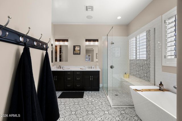 3020 S DIAMOND Drive, Chandler, AZ 85286