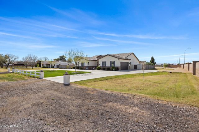 3020 S DIAMOND Drive, Chandler, AZ 85286