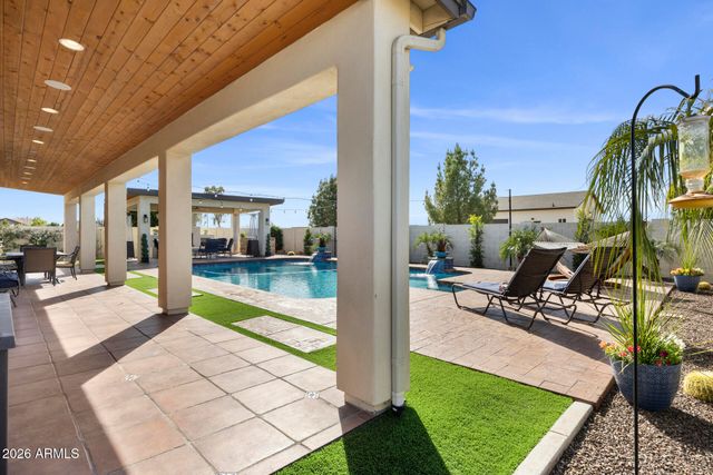 3020 S DIAMOND Drive, Chandler, AZ 85286