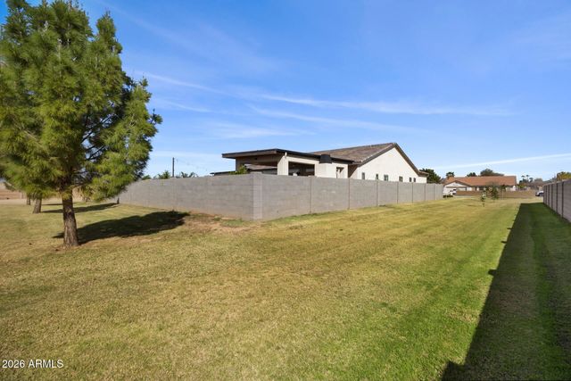 3020 S DIAMOND Drive, Chandler, AZ 85286