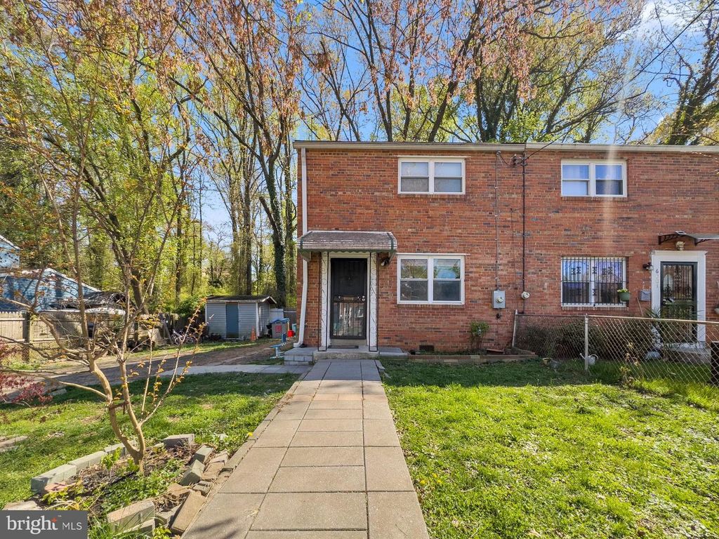 Image 14 of property listing at 6003 LONGFELLOW ST, Riverdale, MD 20737