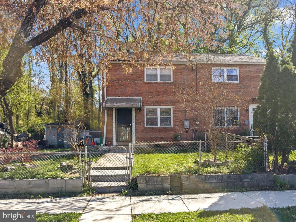 Image 15 of property listing at 6003 LONGFELLOW ST, Riverdale, MD 20737