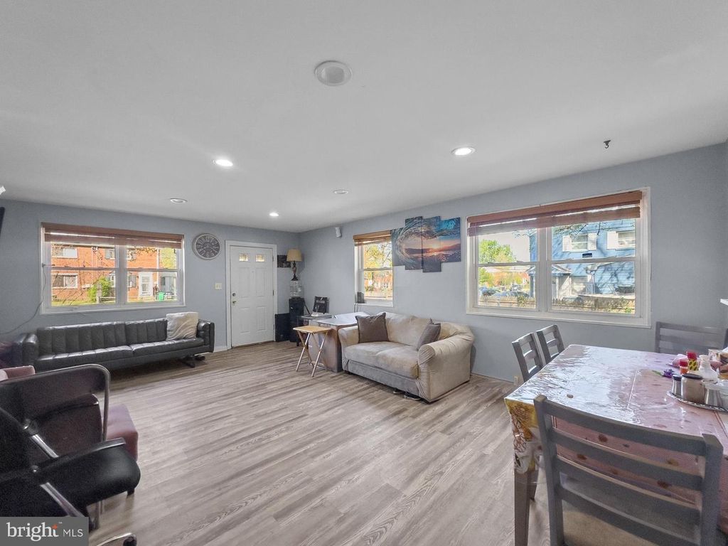 Image 19 of property listing at 6003 LONGFELLOW ST, Riverdale, MD 20737