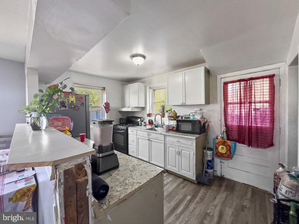 Image 20 of property listing at 6003 LONGFELLOW ST, Riverdale, MD 20737