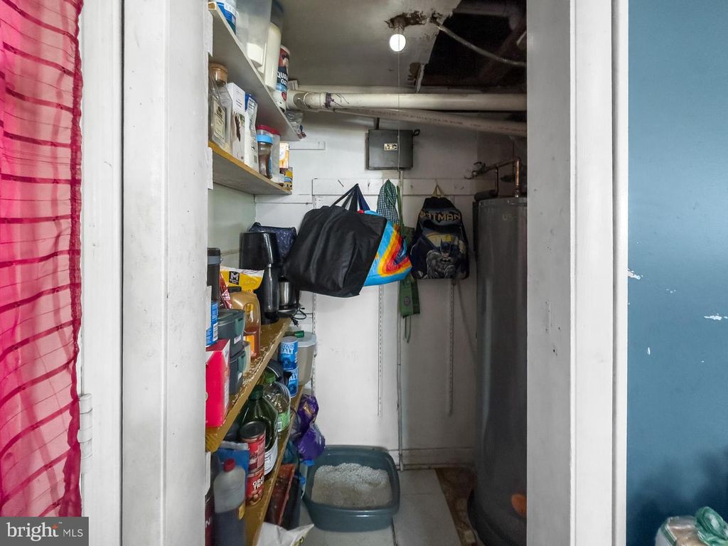 Image 21 of property listing at 6003 LONGFELLOW ST, Riverdale, MD 20737