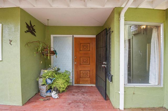 6077 Skyline Boulevard, Oakland, CA 94611