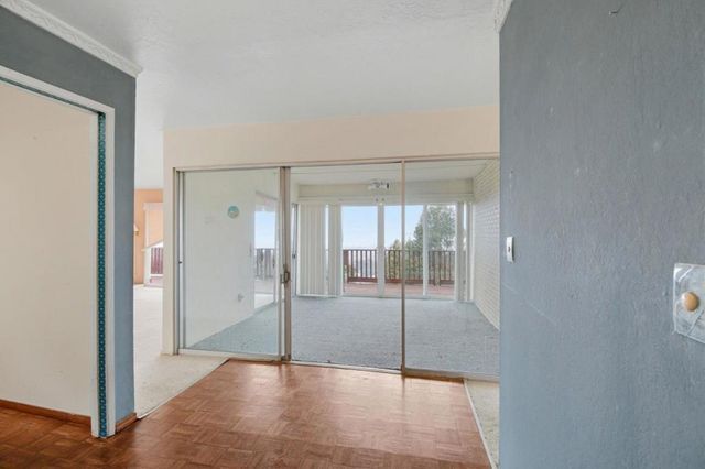 6077 Skyline Boulevard, Oakland, CA 94611