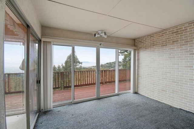 6077 Skyline Boulevard, Oakland, CA 94611