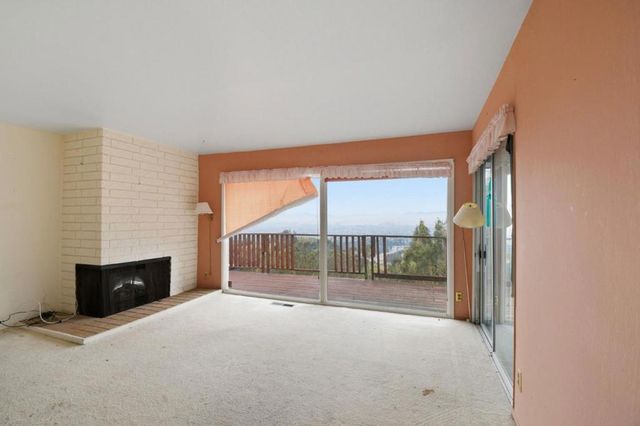 6077 Skyline Boulevard, Oakland, CA 94611