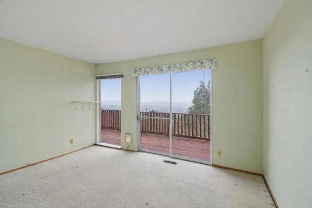 6077 Skyline Boulevard, Oakland, CA 94611