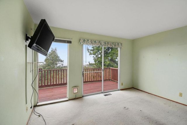 6077 Skyline Boulevard, Oakland, CA 94611