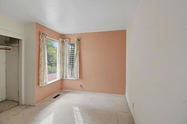 6077 Skyline Boulevard, Oakland, CA 94611