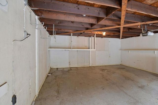 6077 Skyline Boulevard, Oakland, CA 94611