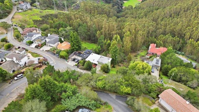 6077 Skyline Boulevard, Oakland, CA 94611