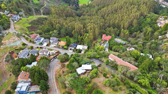 6077 Skyline Boulevard, Oakland, CA 94611