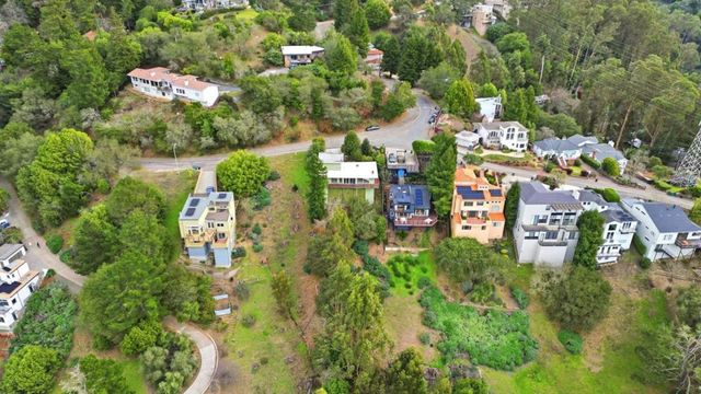 6077 Skyline Boulevard, Oakland, CA 94611