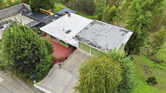 6077 Skyline Boulevard, Oakland, CA 94611