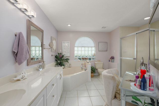 24 Egan Drive, Palm Coast, FL 32164