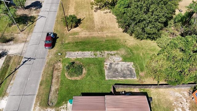 1404 9th Street, Orange, TX 77630