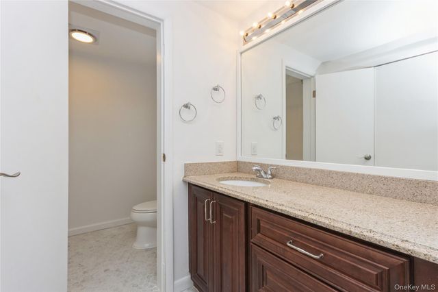 20 Lake Road, Mahopac, NY 10541