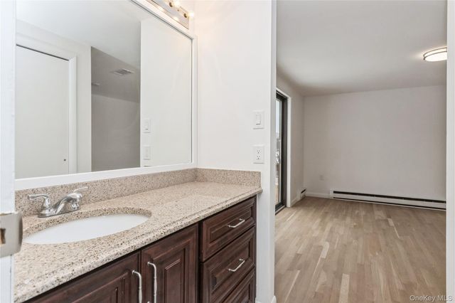 20 Lake Road, Mahopac, NY 10541