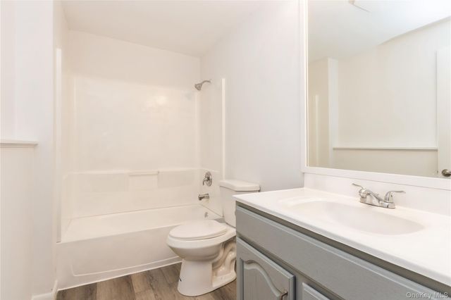 20 Lake Road, Mahopac, NY 10541